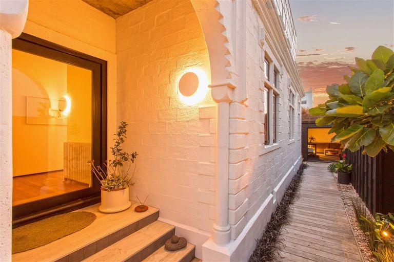 Photo of property in 8 Menzies Street, Sumner, Christchurch, 8081