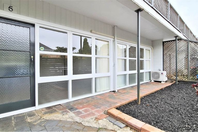 Photo of property in 5/11 Tawera Road, Greenlane, Auckland, 1051