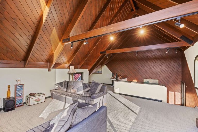 Photo of property in 22 Shakespeare Road, Bastia Hill, Whanganui, 4500