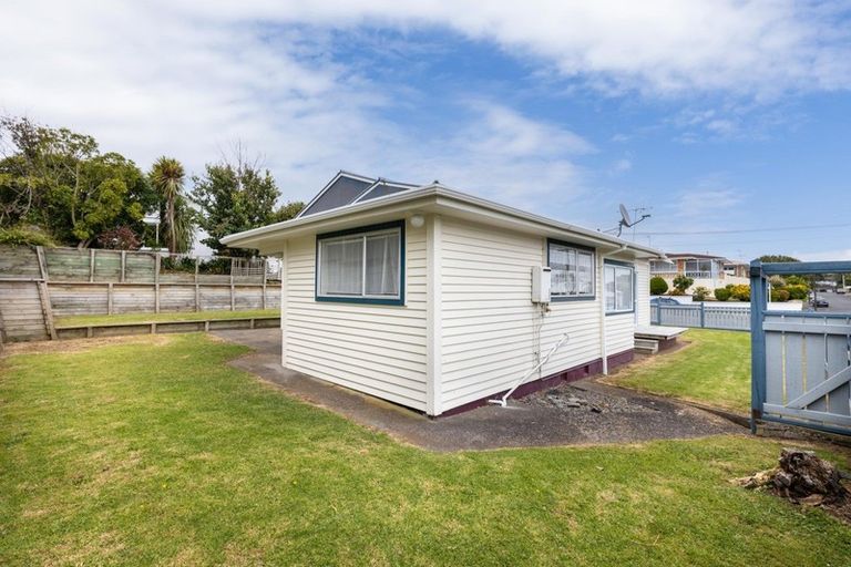 Photo of property in 45 Cutfield Road, New Plymouth, 4310