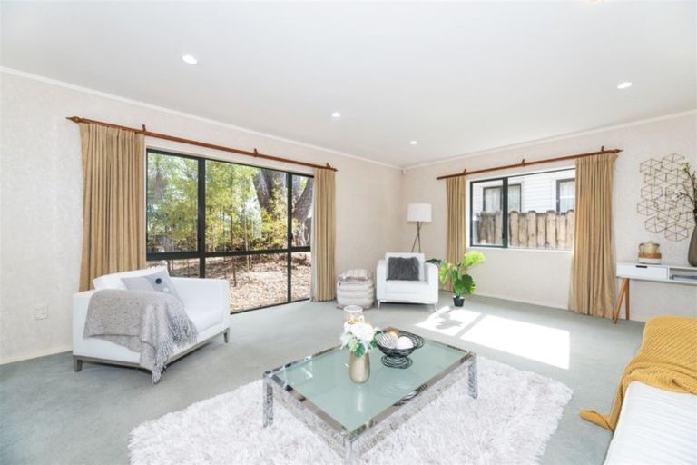 Photo of property in 72 Konini Road, Titirangi, Auckland, 0604