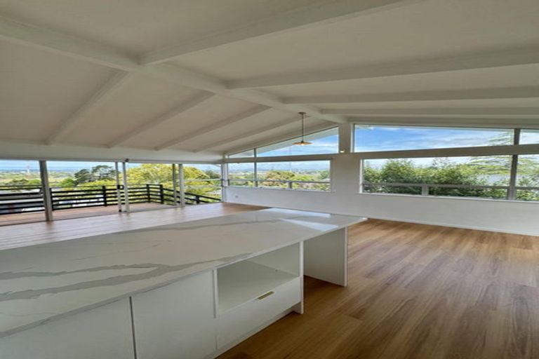 Photo of property in 3 Hartley Terrace, Massey, Auckland, 0614