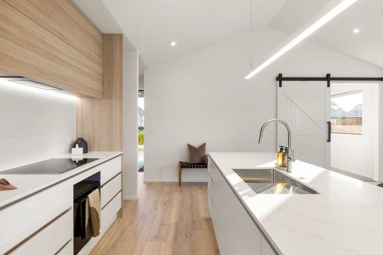 Photo of property in 14 Hugo Shaw Drive, Cambridge, 3434