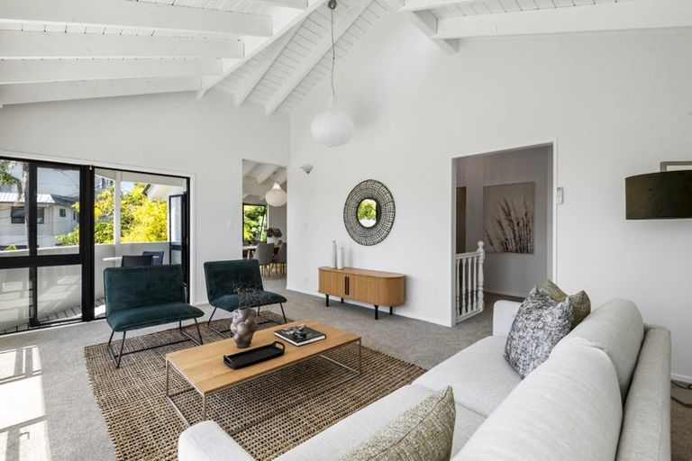 Photo of property in 1/20a Hauraki Road, Hauraki, Auckland, 0622