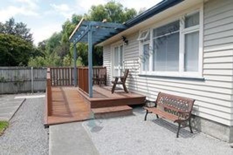 Photo of property in 98 Winters Road, Redwood, Christchurch, 8051