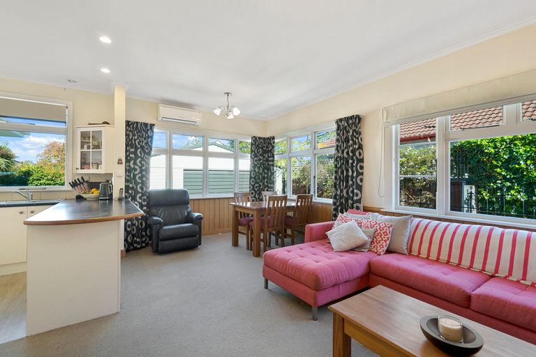 Photo of property in 166 Knowles Street, St Albans, Christchurch, 8052