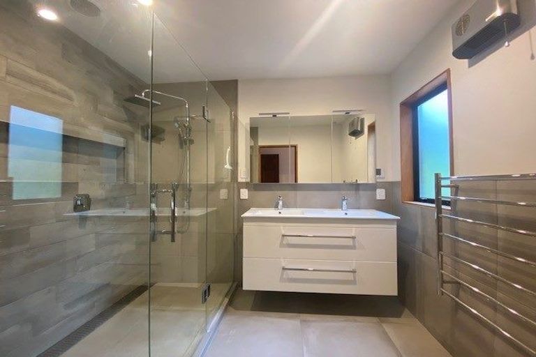 Photo of property in 16 Cheviot Road, Lowry Bay, Lower Hutt, 5013