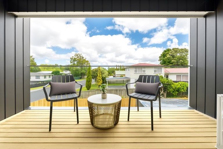 Photo of property in 36 Longburn Road, Henderson, Auckland, 0610