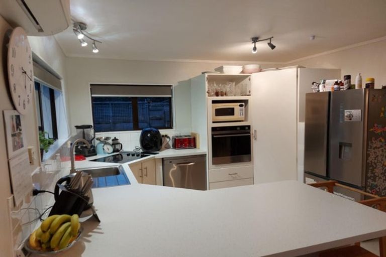 Photo of property in 15 Litchfield Place, Clarks Beach, 2122