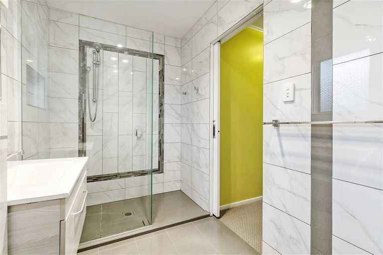 Photo of property in 115 Chichester Drive, Rosehill, Papakura, 2113