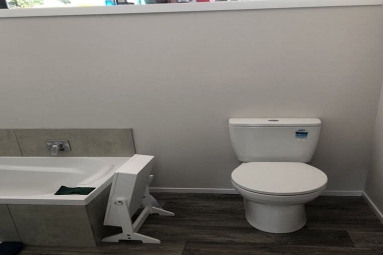 Photo of property in 12 West Street, Eltham, 4322