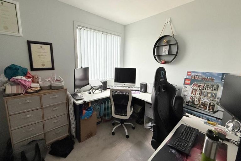 Photo of property in 106 Te Oneroa Way, Long Bay, Auckland, 0630