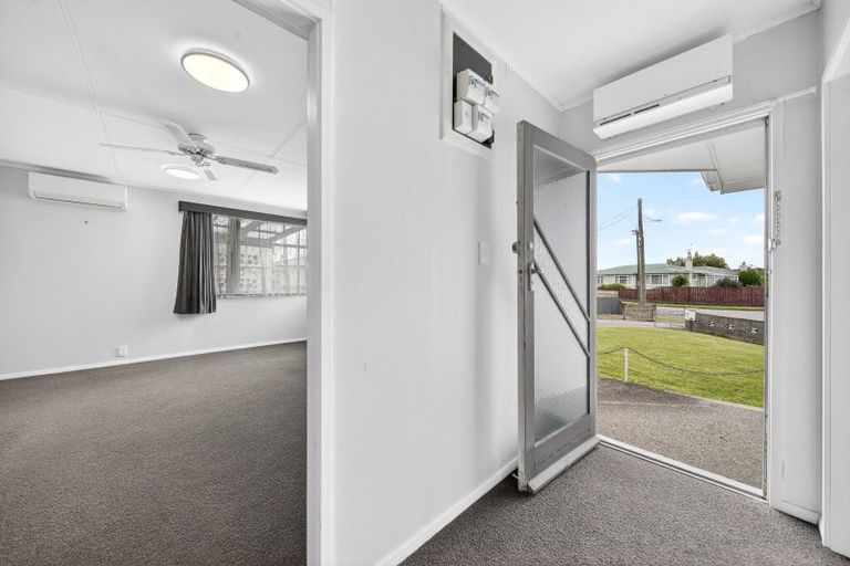 Photo of property in 6 Jones Place, Masterton, 5810
