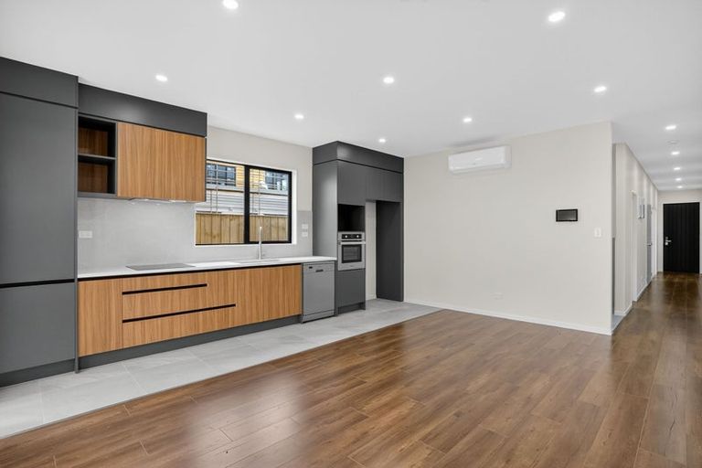 Photo of property in 10 Kaapehu Street, Karaka, 2578