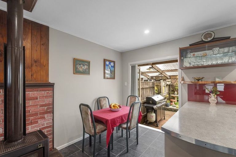 Photo of property in 83 Sturges Road, Henderson, Auckland, 0612