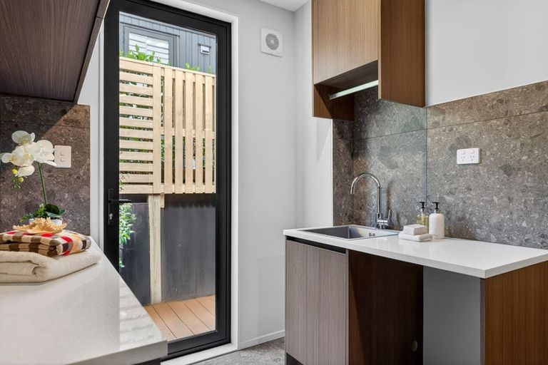 Photo of property in 3/27 Hastings Road, Mairangi Bay, Auckland, 0630