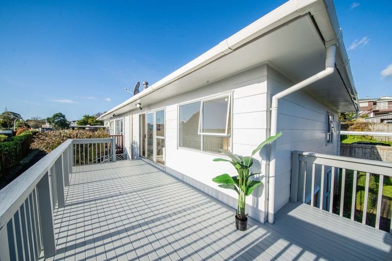 Photo of property in 2/52 Cherry Road, Bucklands Beach, Auckland, 2014