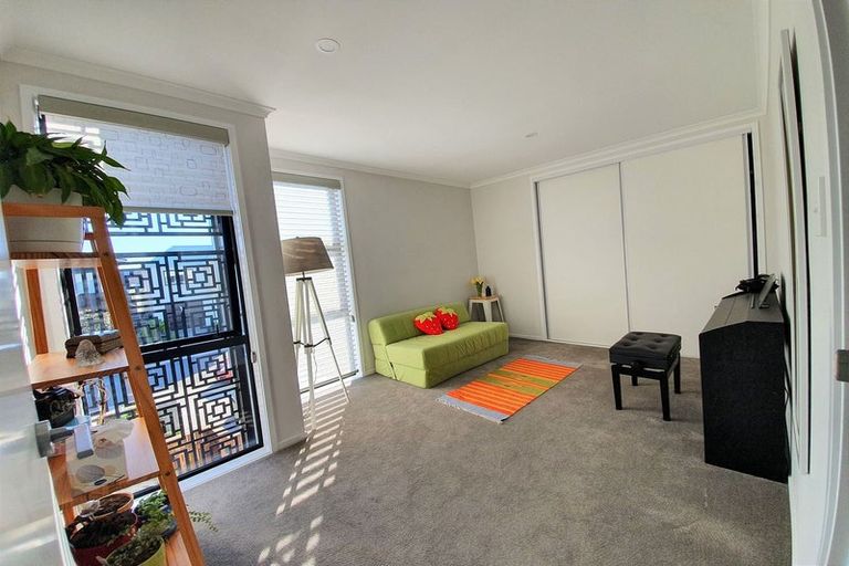 Photo of property in 9 Sacred Kingfisher Road, Hobsonville, Auckland, 0616