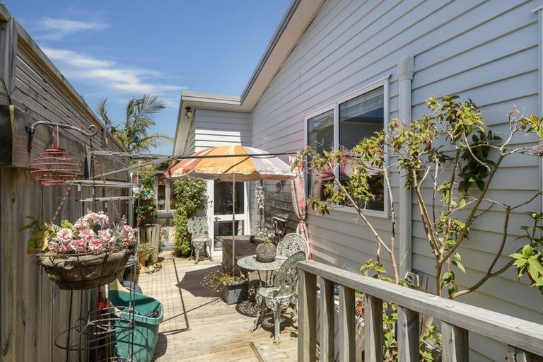 Photo of property in 11 Kamahi Crescent, Papamoa Beach, Papamoa, 3118