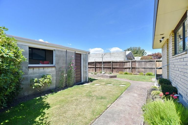 Photo of property in 2 Fiona Place, Hei Hei, Christchurch, 8042
