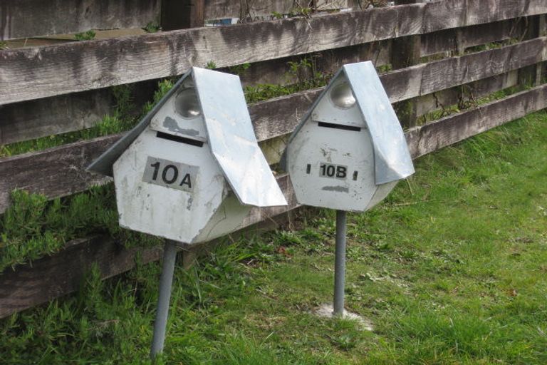 Photo of property in 10 Gibbs Crescent, Wainuiomata, Lower Hutt, 5014