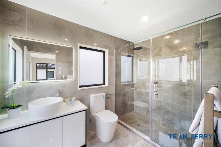 Photo of property in 21 Knockanara Drive, Flat Bush, Auckland, 2019