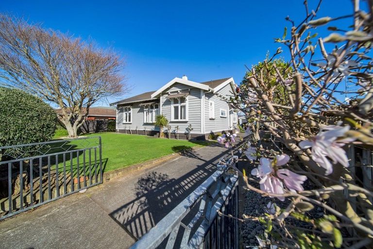Photo of property in 21 Maire Street, Hawera, 4610