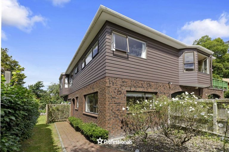 Photo of property in 2 Lady Bell Grove, Lowry Bay, Lower Hutt, 5013