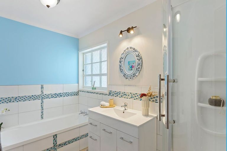 Photo of property in 7 Rimu Street, Waikanae, 5036