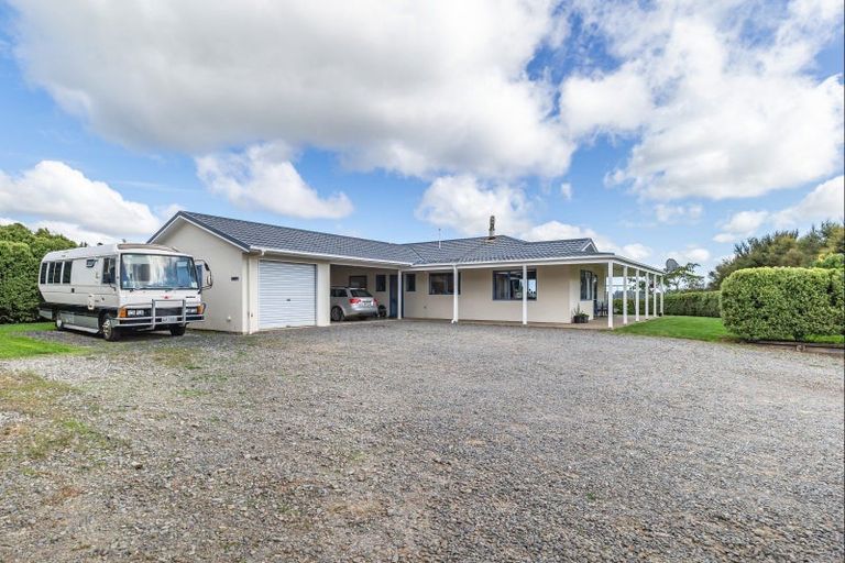 Photo of property in 2 Wallace Loop Road, Koputaroa, Levin, 5571