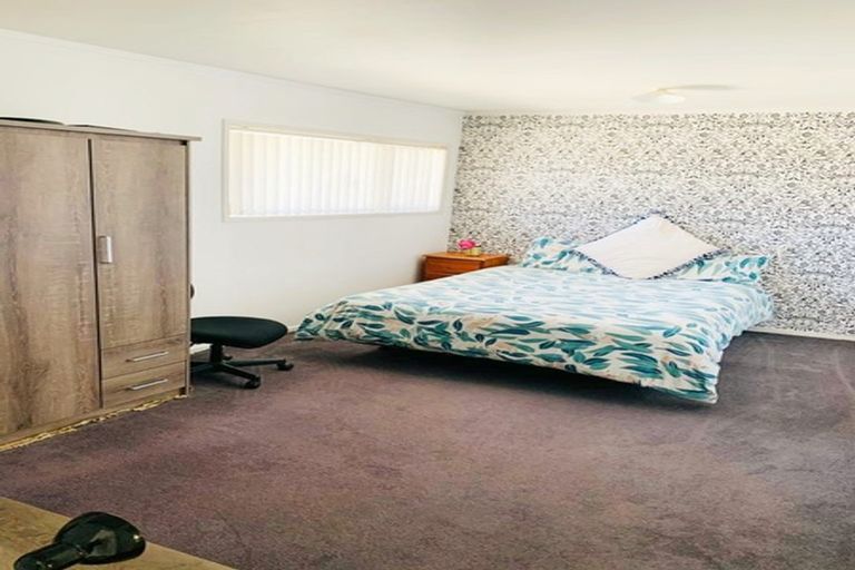 Photo of property in 42a Trentham Road, Papakura, 2110