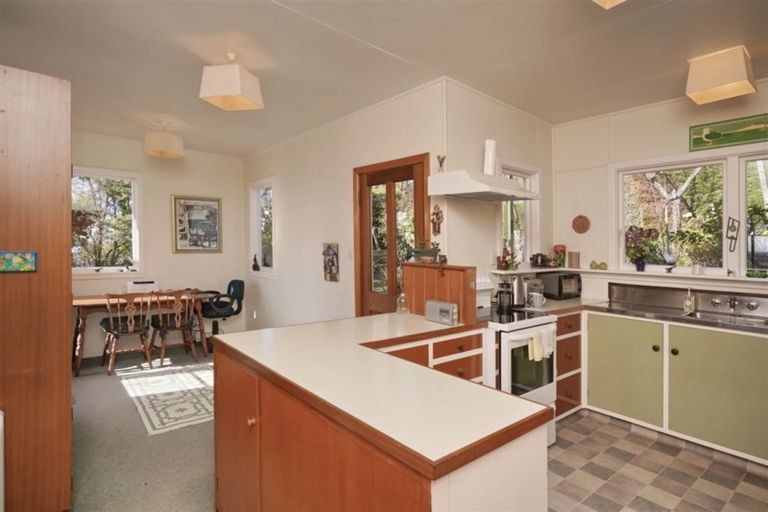 Photo of property in 23 The Brae, Mount Pleasant, Christchurch, 8081