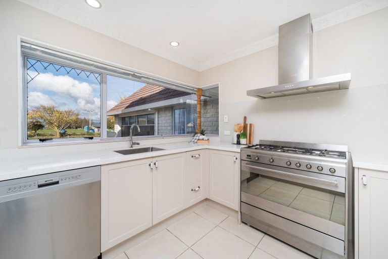 Photo of property in 126 John F Kennedy Drive, Milson, Palmerston North, 4414