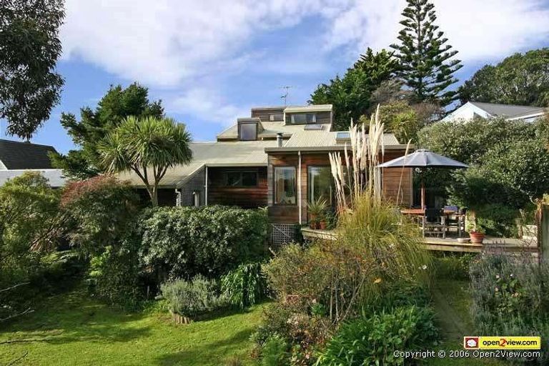 Photo of property in 64 Dale Road, Raumati South, Paraparaumu, 5032
