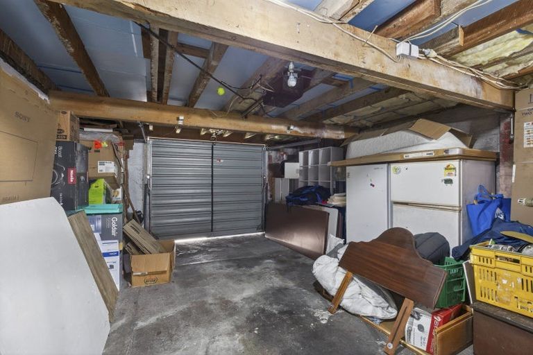 Photo of property in 32 Beaumont Crescent, Frankleigh Park, New Plymouth, 4310