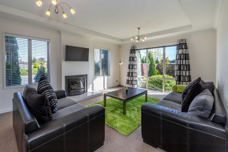 Photo of property in 32 Wilfield Drive, West Melton, 7618