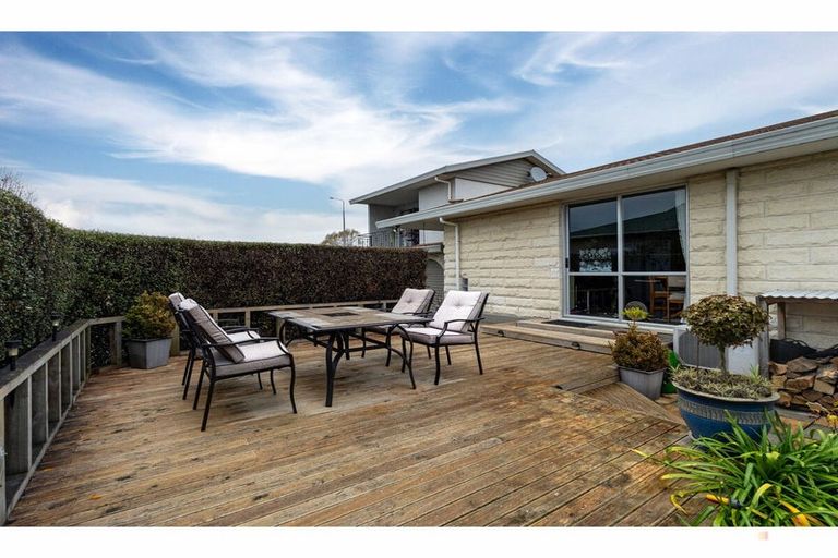 Photo of property in 20 Timaru Road, Waimate, 7924