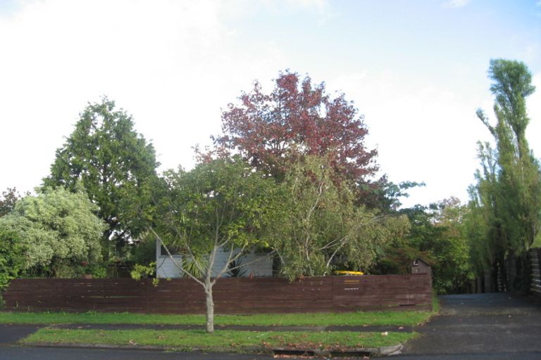 Photo of property in 49 Archmillen Avenue, Pakuranga Heights, Auckland, 2010