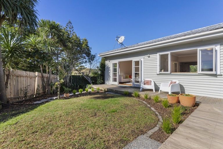 Photo of property in 228 Beach Haven Road, Beach Haven, Auckland, 0626