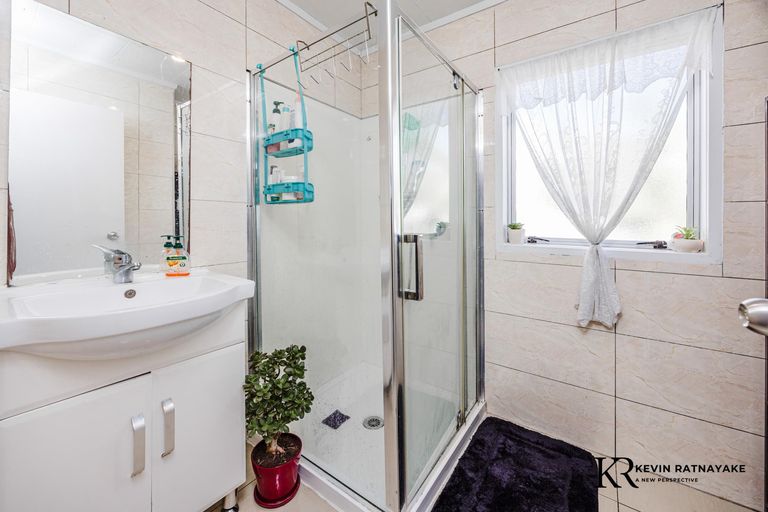 Photo of property in 2/62 Redcrest Avenue, Red Hill, Papakura, 2110