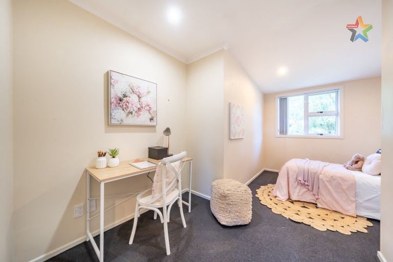 Photo of property in 2 Molloys Road, Te Marua, Upper Hutt, 5018