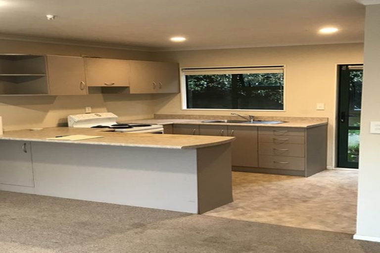 Photo of property in 86a Aeroview Drive, Beach Haven, Auckland, 0626