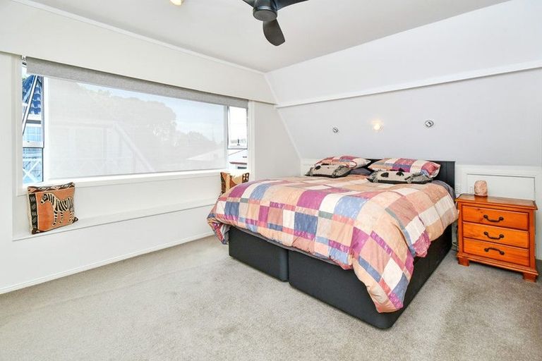 Photo of property in 6 Oakland Avenue, Papatoetoe, Auckland, 2025