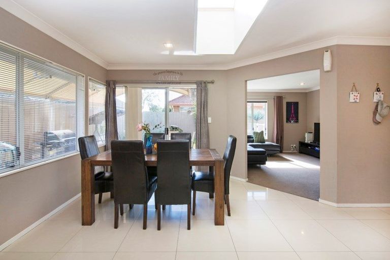 Photo of property in 58 Frank Nobilo Drive, Golflands, Auckland, 2013