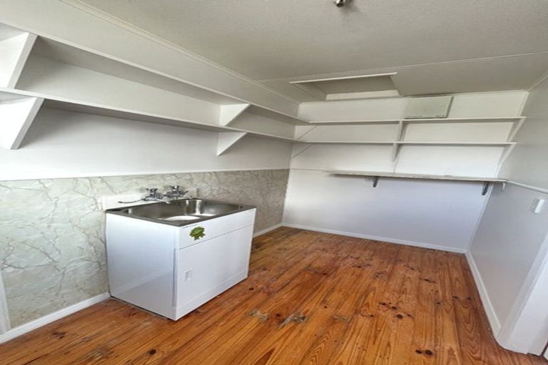 Photo of property in 39 Arimu Road, Papakura, 2110