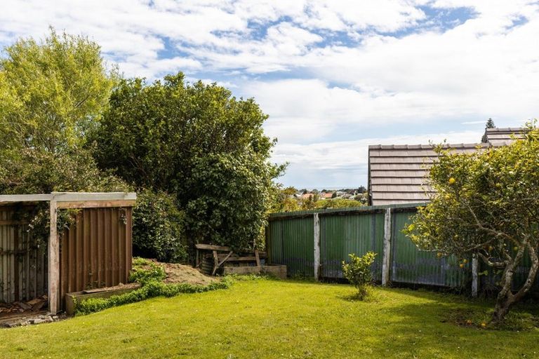 Photo of property in 56 Wallath Road, Westown, New Plymouth, 4310