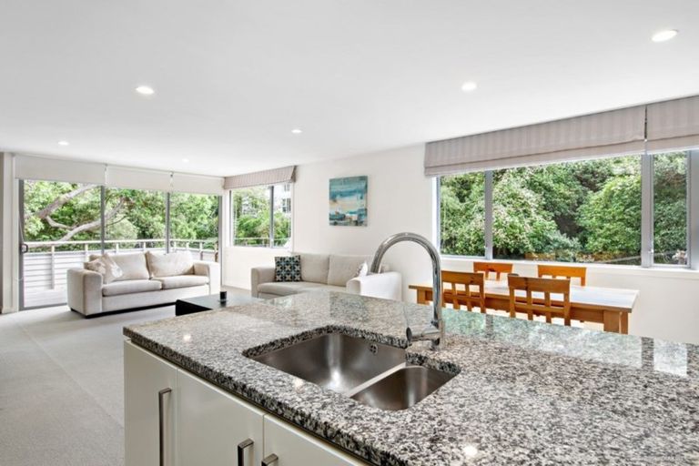 Photo of property in 35b Ngaio Road, Kelburn, Wellington, 6012