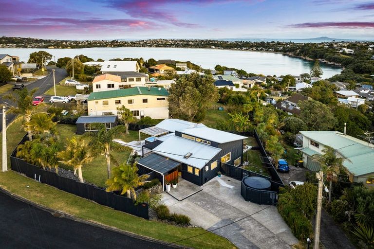 Photo of property in 63 Ardern Avenue, Stanmore Bay, Whangaparaoa, 0932