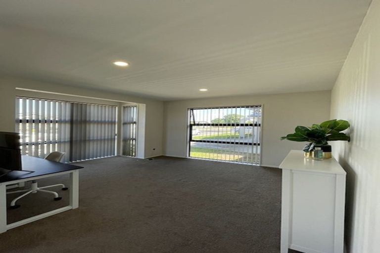 Photo of property in 13 Treestump Road, Takanini, 2112