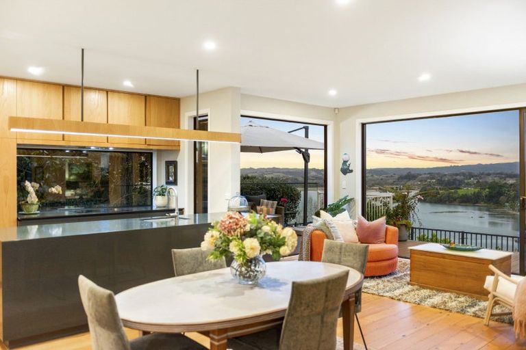 Photo of property in 25a Pohutukawa Avenue, Shelly Park, Auckland, 2014